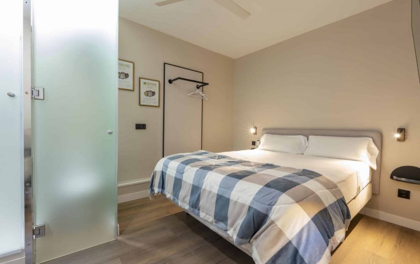 (NEGRESCO 1) Habitación para 4 personas en Plaza España