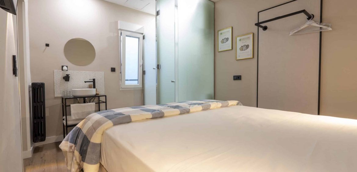 (NEGRESCO 7) Habitación para 2 personas en Plaza España